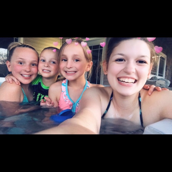 Meet your posher, Reghan! - Picture 5 of 8